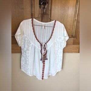 Women’s M Roper southwestern embroidered cotton white blouse.